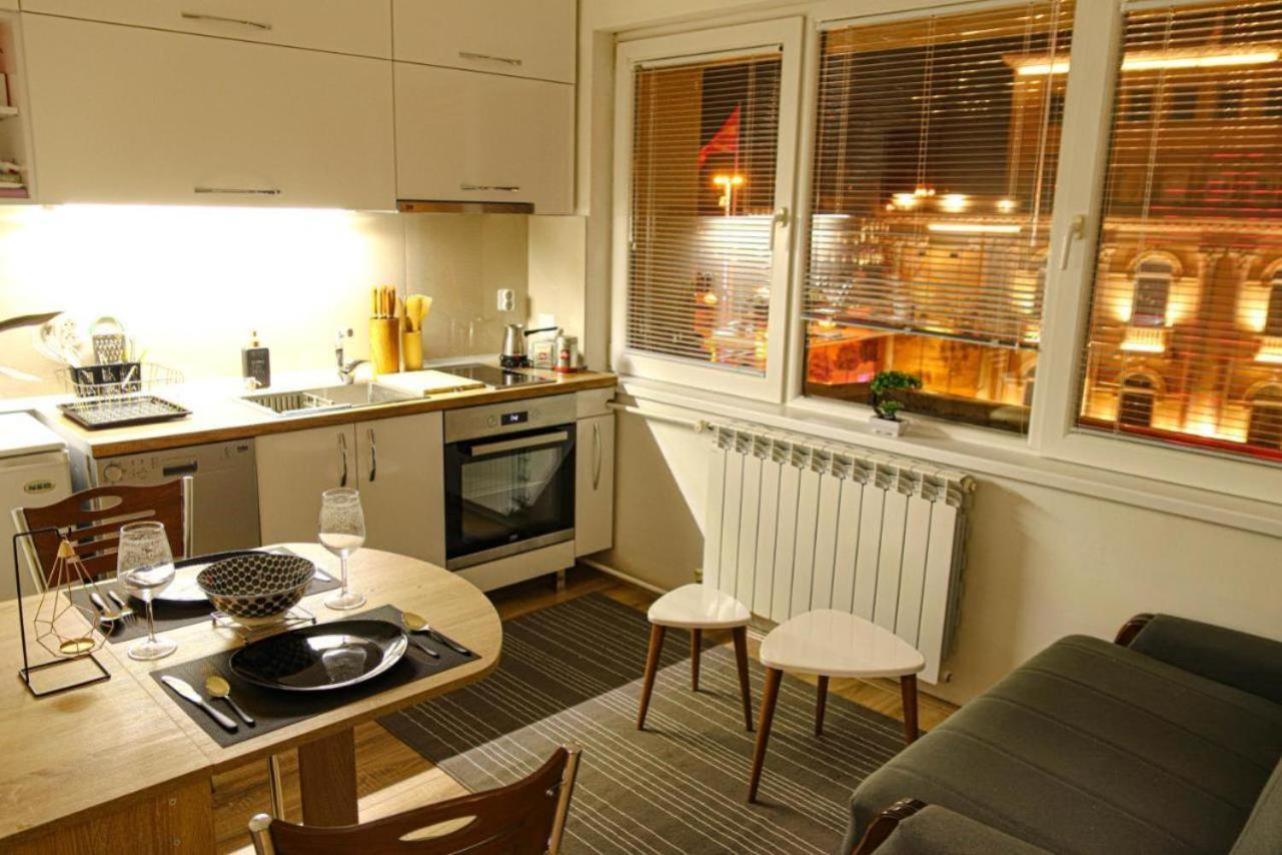 Exclusive Apartment at Main Square Skopje Eksteriør billede