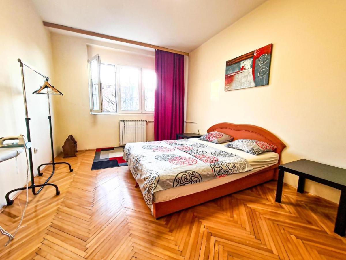 Exclusive Apartment at Main Square Skopje Eksteriør billede