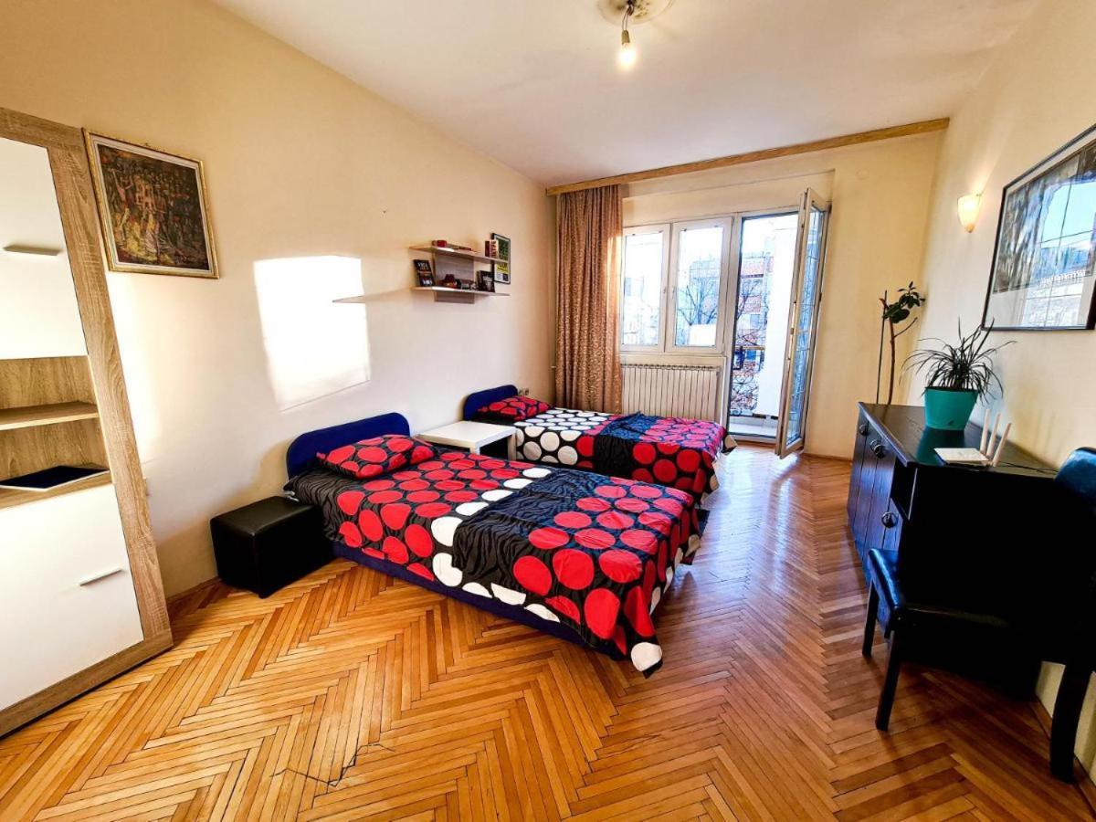 Exclusive Apartment at Main Square Skopje Eksteriør billede