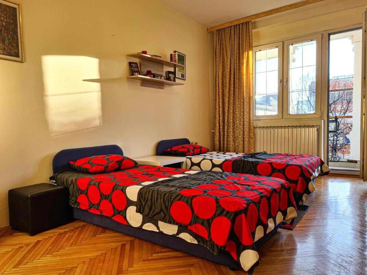 Exclusive Apartment at Main Square Skopje Eksteriør billede