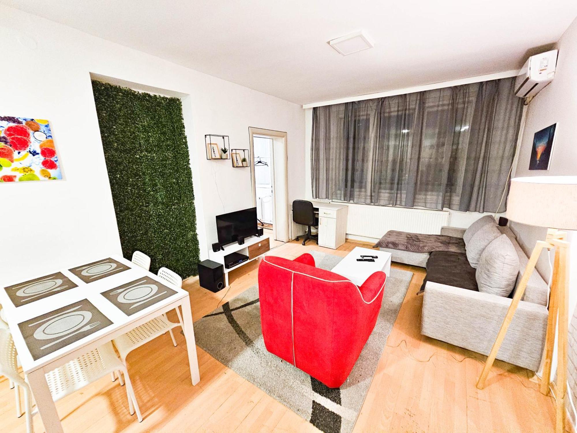 Exclusive Apartment at Main Square Skopje Eksteriør billede