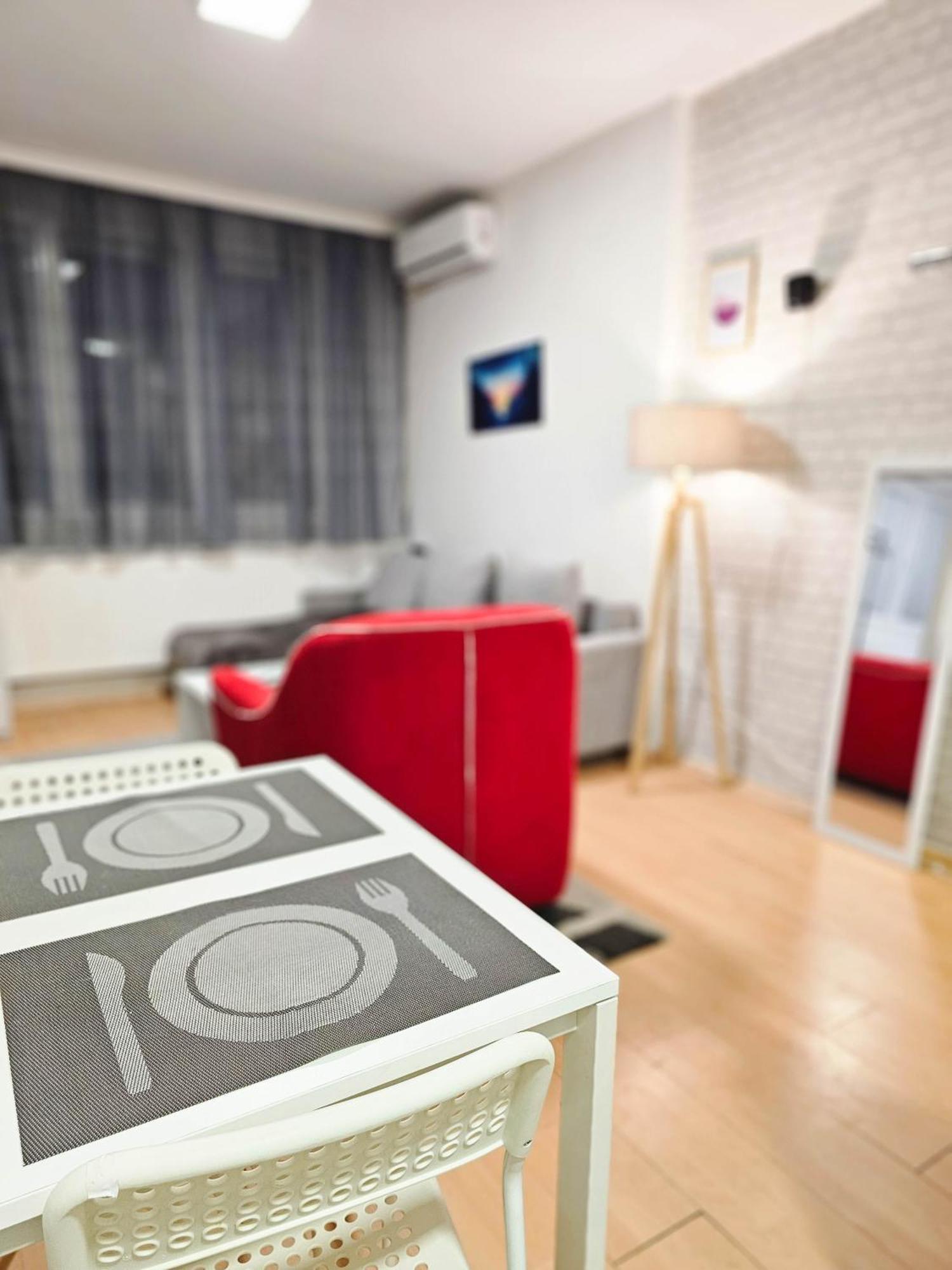 Exclusive Apartment at Main Square Skopje Eksteriør billede