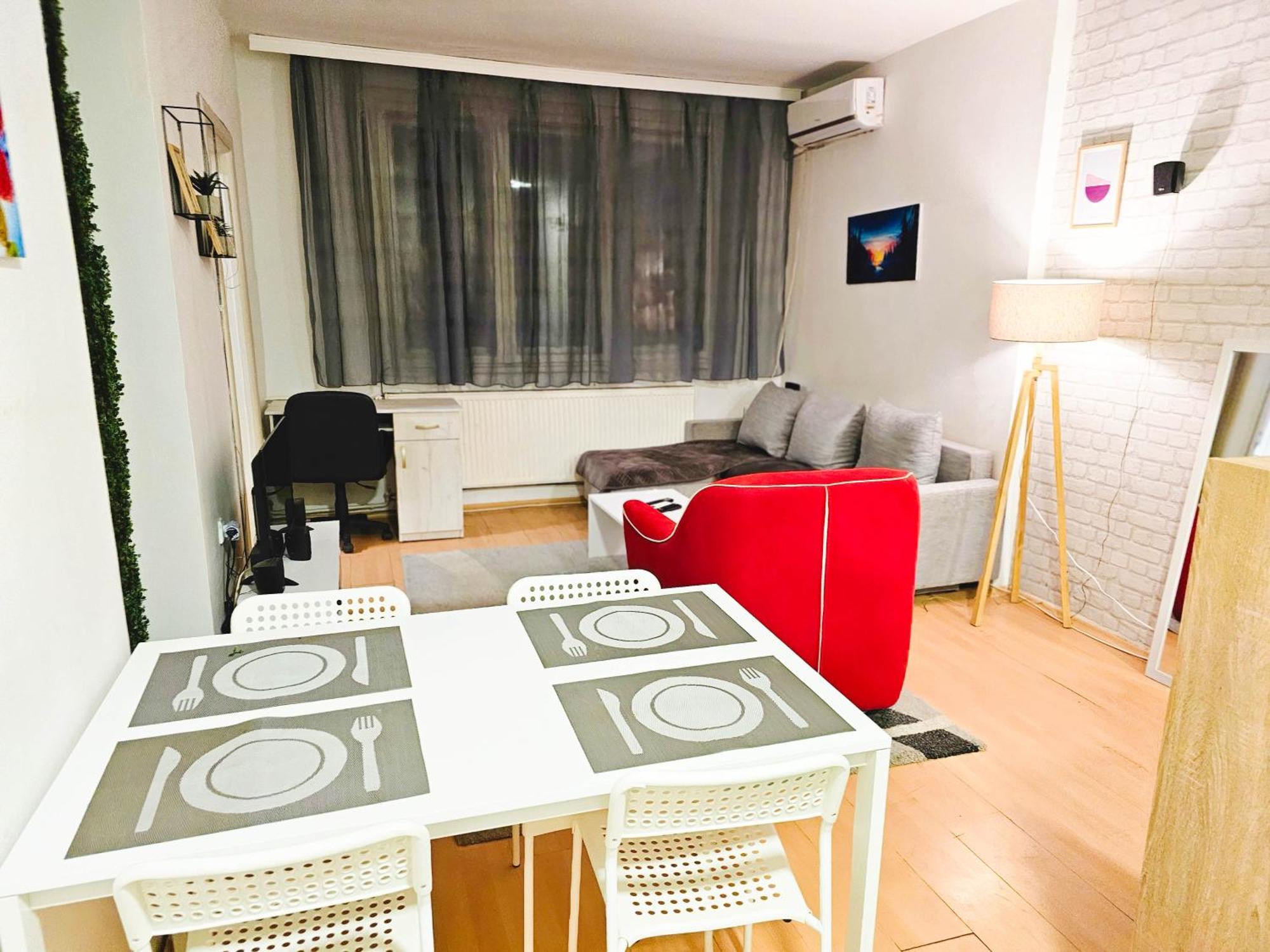 Exclusive Apartment at Main Square Skopje Eksteriør billede